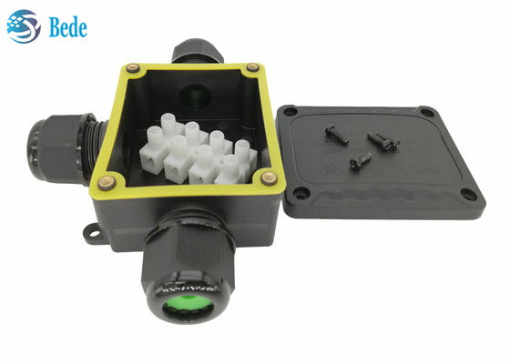 IP68 Su Geçirmez Bağlantı Kutusu Hava Koşullarına Dayanıklı Çıkış Kutusu 3 Kanal 450V T Tipi