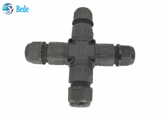 X Tipi 4 Kanallı IP68 Su Geçirmez Konnektör 3 - 3 Pimli Teller İçin İdeal Kutuplu