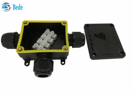 IP68 Su Geçirmez Bağlantı Kutusu Hava Koşullarına Dayanıklı Çıkış Kutusu 3 Kanal 450V T Tipi